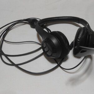 logitech H390 usb headset W noise canceling microphone mute stero sound excellen